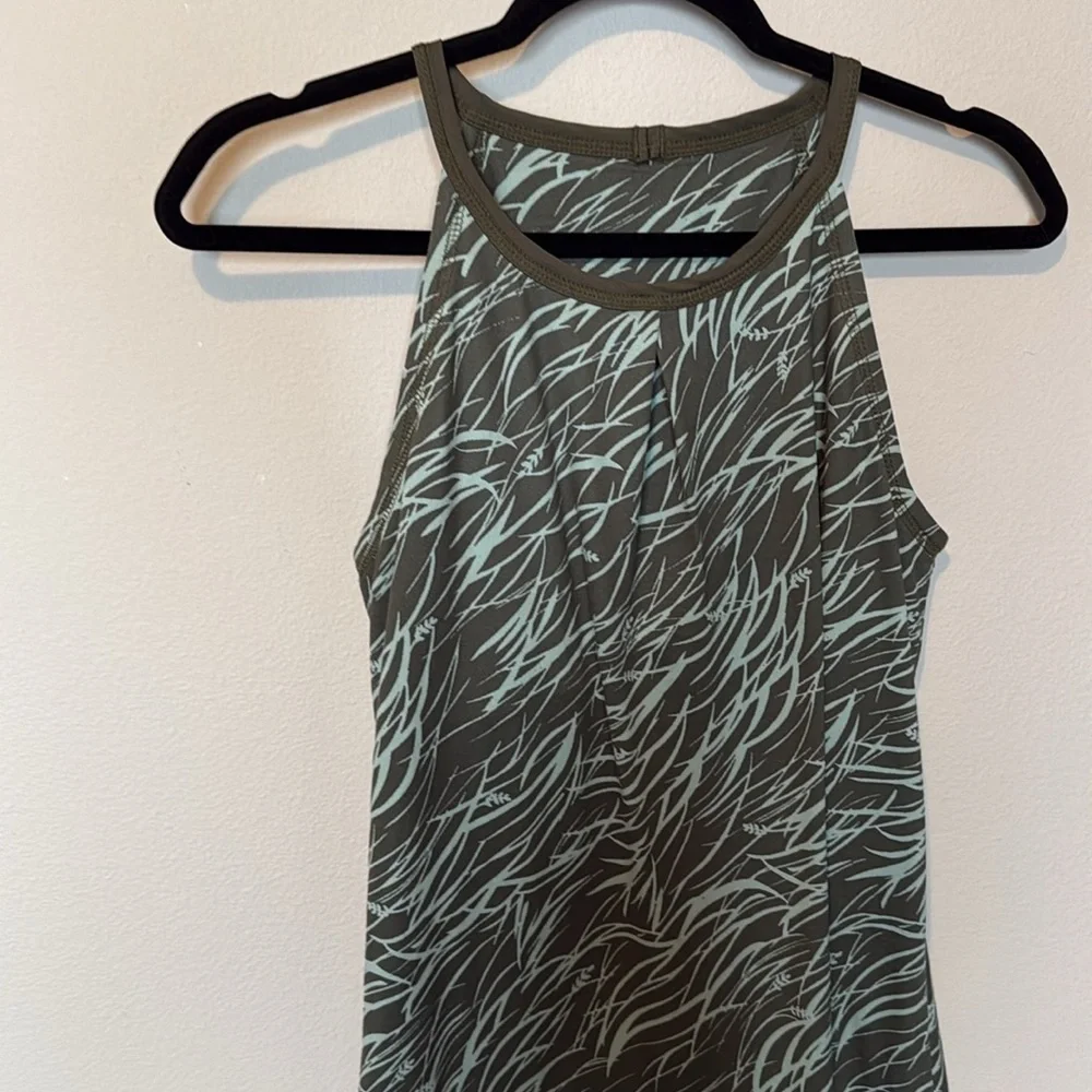 Patagonia Tropical Green Dress Built In Bra Support Womens Small EUC Vacation